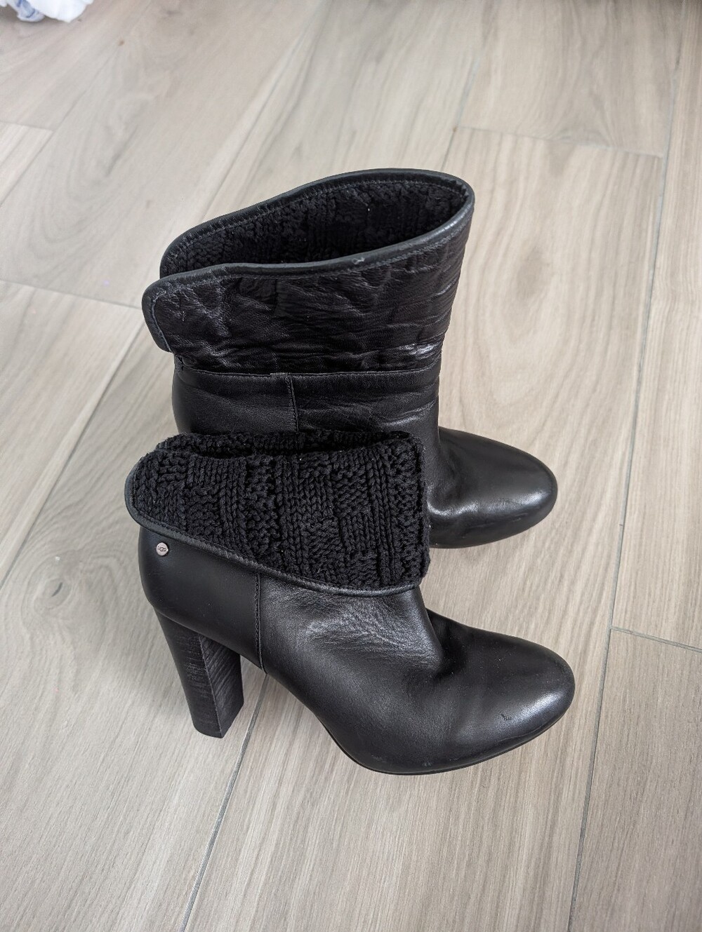 Ugg Dandylion Tres Black Booties Size 7